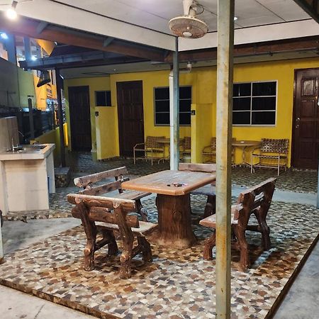 Lagenda Resthouse Cenang Beach Pantai Cenang  Esterno foto