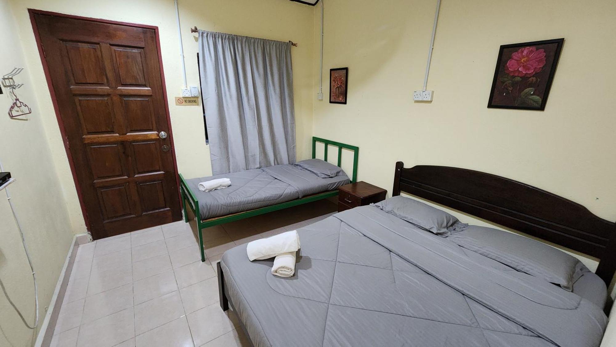 Lagenda Resthouse Cenang Beach Pantai Cenang  Esterno foto
